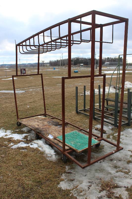 lot 1805 image: 6-Wheel Metal Storage Rack