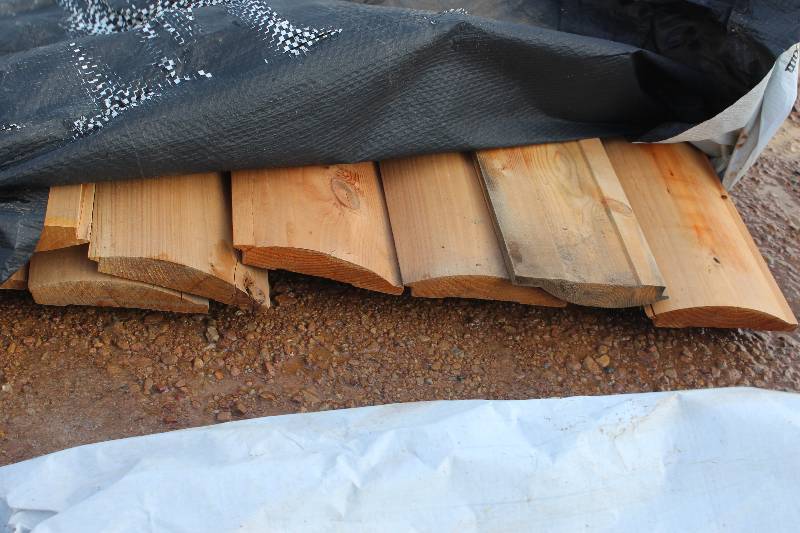 lot 1835 image: Lot of (8) 6.5x2.5x196in. Log Boards