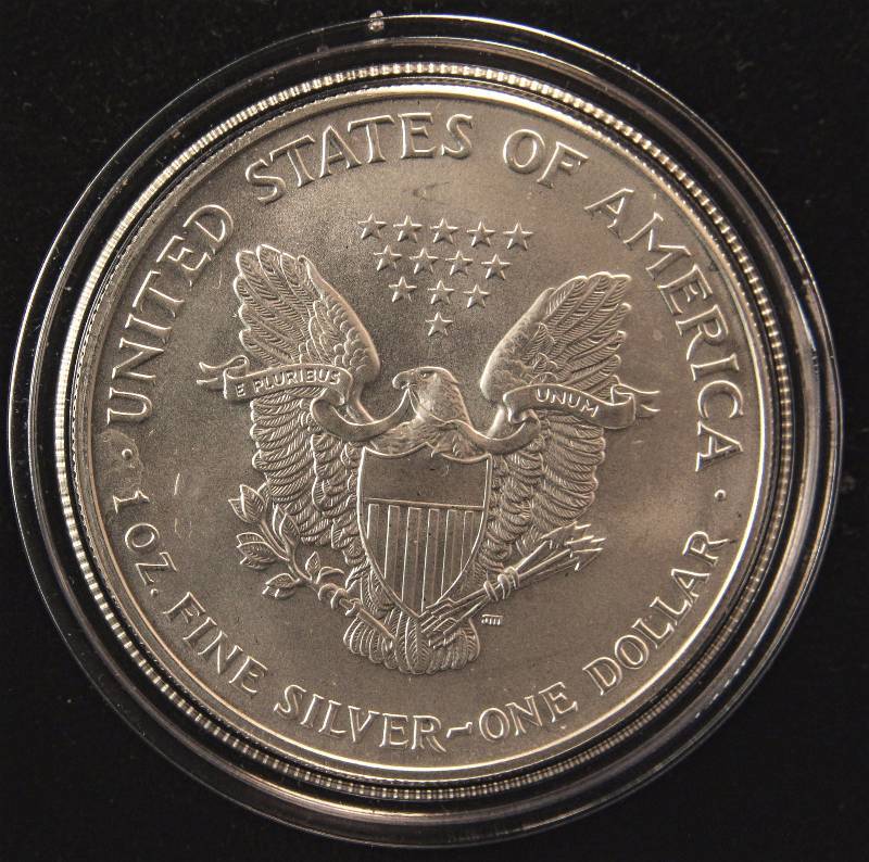 2001 AMERICAN SILVER EAGLE 1 TROY OZ. .999 FINE SILVER DOLLAR IN AIRTITE CAPSULE