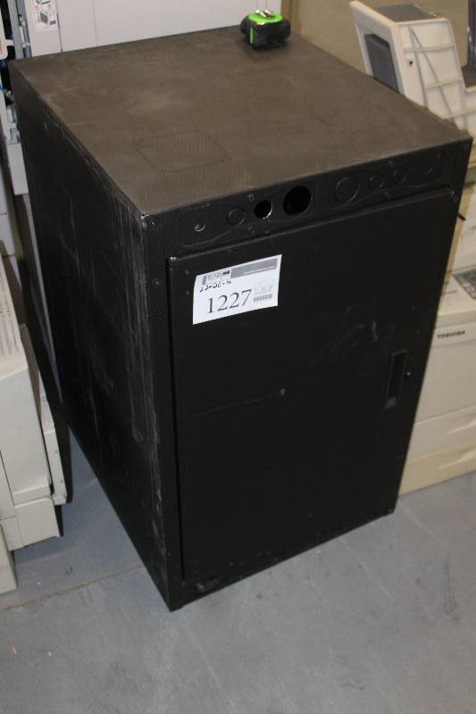 lot 1227 image: 1-Door Cabinet