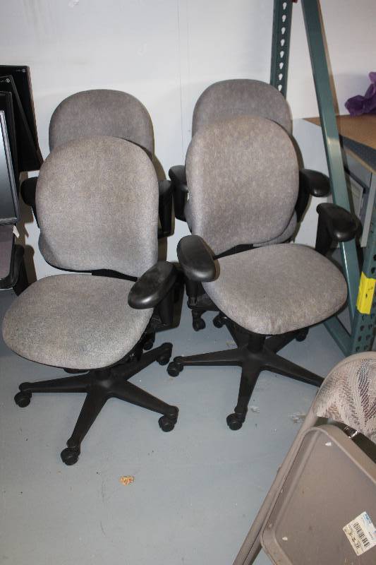 lot 1277 image: Lot of (4) Wheeled Office Chairs