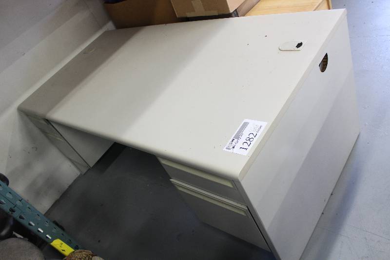 lot 1282 image: 4-Drawer Metal Office Computer Desk