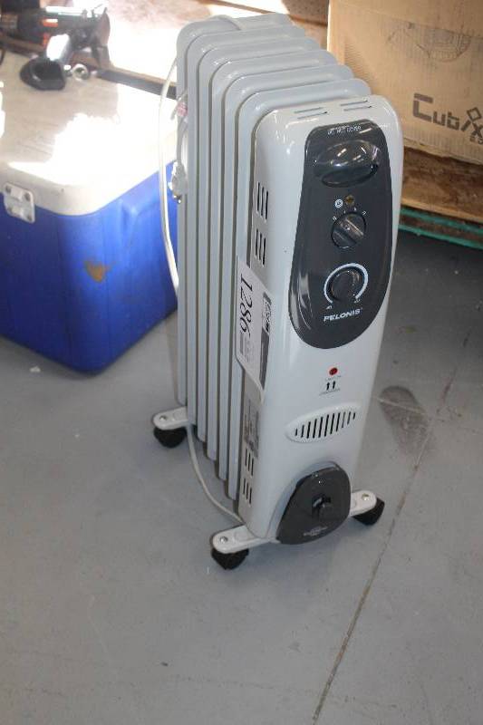 lot 1286 image: Intertek Electric Radiator Heater