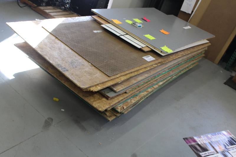 lot 1298 image: Lot of (18) 4x8ft. Plywood Sheets