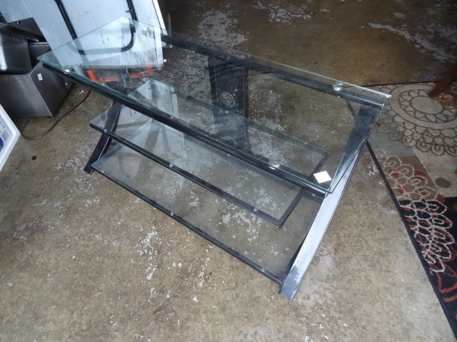 3 tier entertainment stand. Glass s...