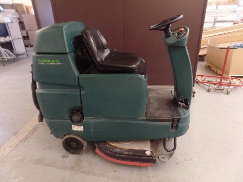 RIde On Floor Scrubber