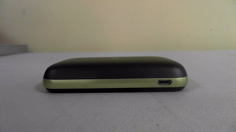 lot 460 image: ZTE Z288L Straight Talk Hotspot LTE Network Locked No Charger or Cord