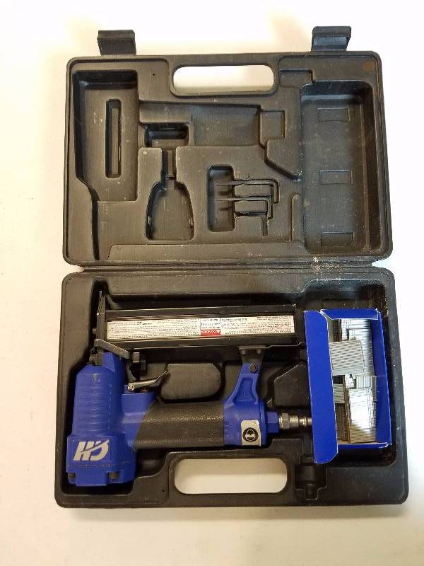 lot 249 image: Campbell Hausfeld NB3003003 Brad Nailer with Box of 1 14in 18 Guage Brad Nails and Original Hard Carry Case GOOD WORKING CONDITION