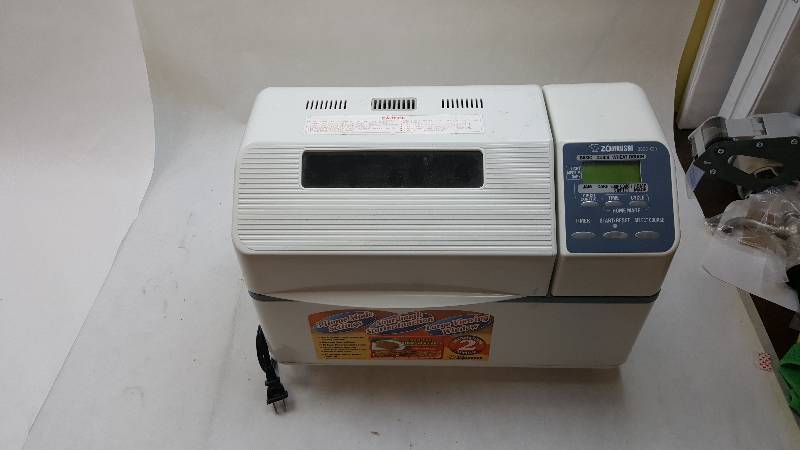 lot 274 image: Zojirushi BBCCX20 Home Bakery Supreme Bread Machine GREAT WORKING CONDITION