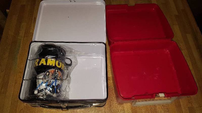 lot 3 image: Ramones lunch box and Alf