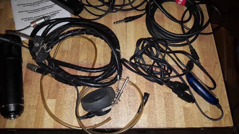 lot 18 image: DJ equipment