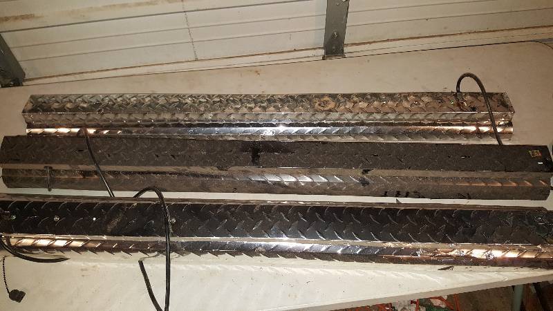 lot 37 image: 3 garage lights