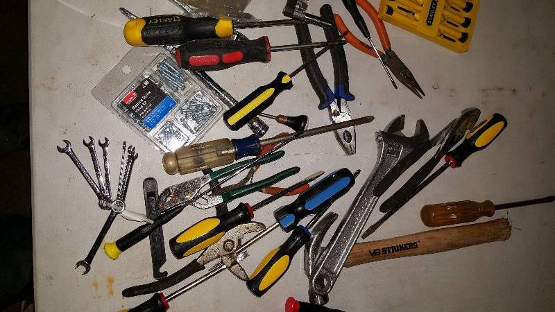 lot 46 image: Misc. assorted tools w tote pictured