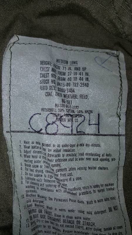 lot 59 image: Military Jacket - Medium long