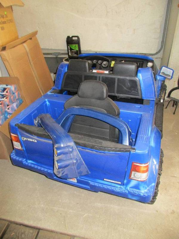 lot 16 image: FORD F150 12 VOLT POWER WHEELS - USED - FOR PARTS