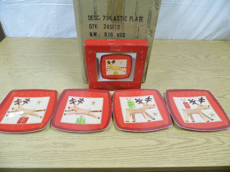2 Cases of 24 Sets of Christmas Plates
