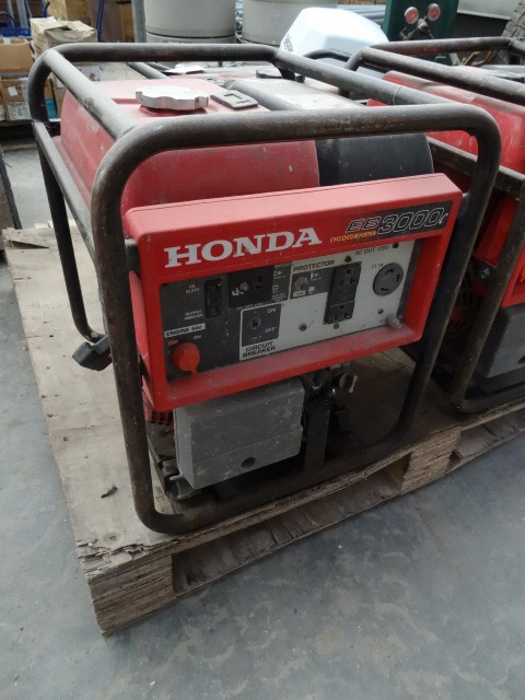 lot 7 image: Honda EB3000C generator. Cyclo conv...