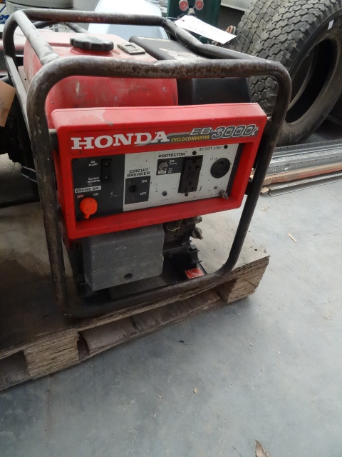 lot 8 image: Honda EB3000C generator. Cyclo conv...
