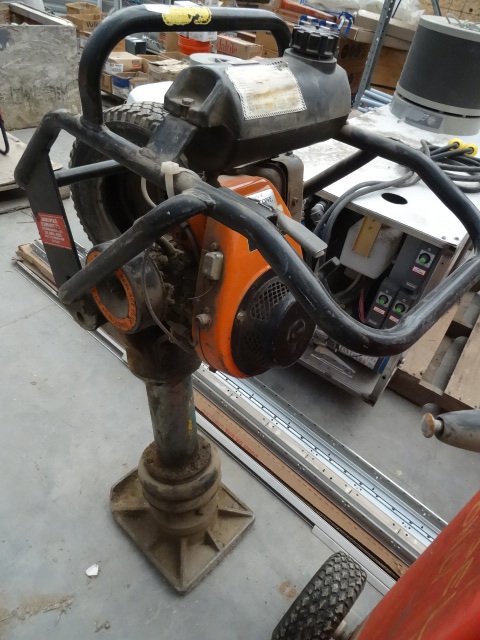 lot 10 image: MBW inc Model R-270 jumping jack. R...