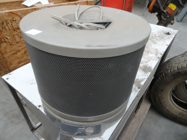 lot 38 image: Honeywell Hepa CP2 model 13000...