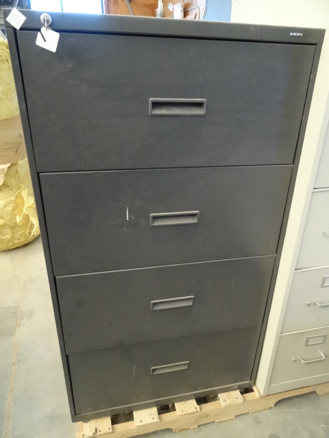 lot 70 image: 30 Hon 4 drawer lateral file. Key ...