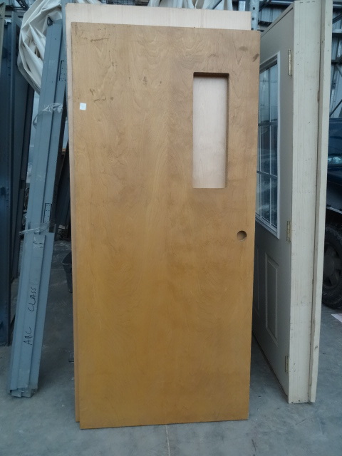 lot 81 image: 4 solid core doors. 36 x 79 qty 1. ...
