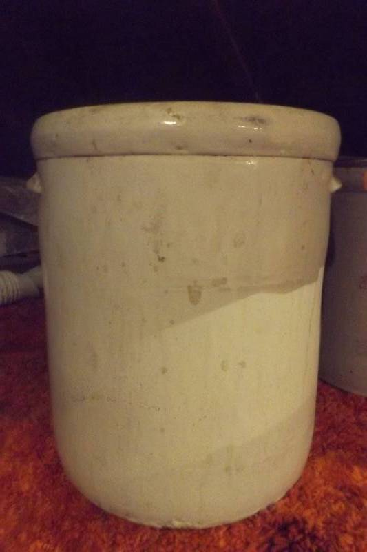 lot 3 image: Crock