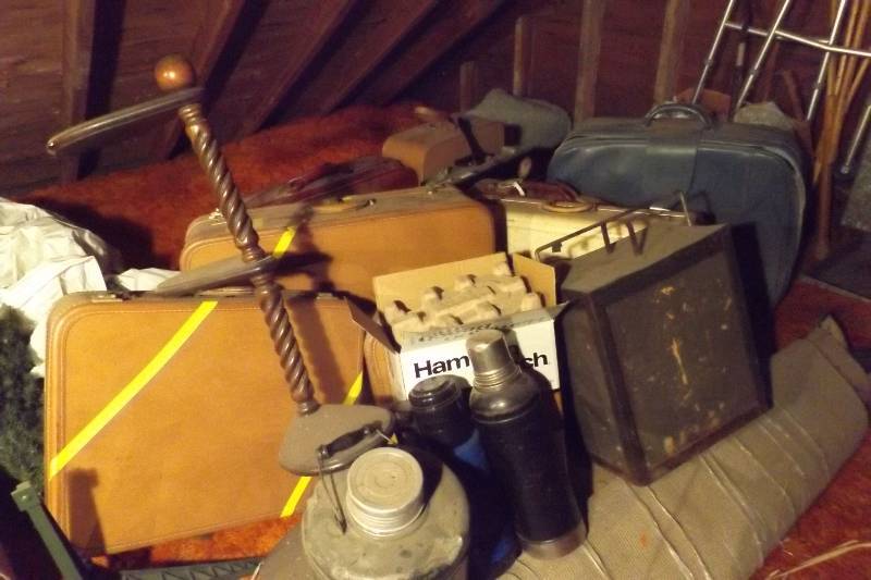 lot 7 image: Household Items