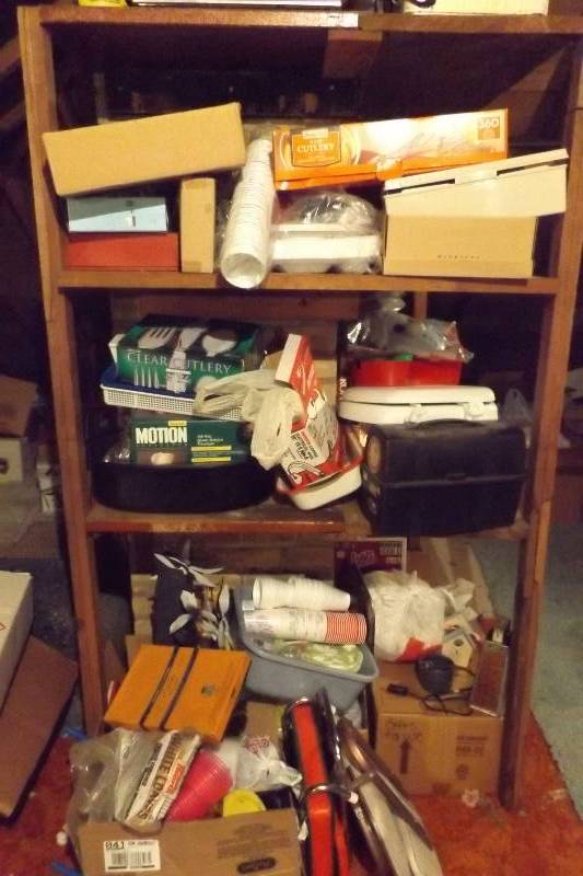 lot 12 image: Household Items
