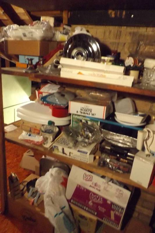 lot 13 image: Household Items