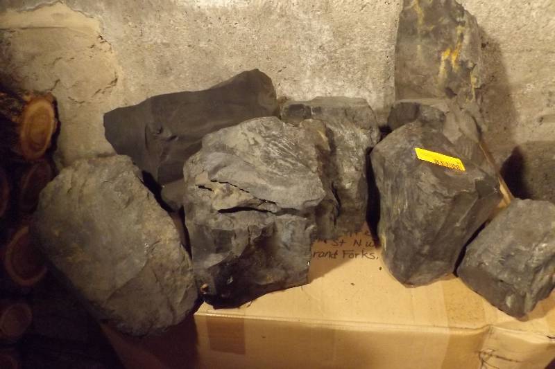 lot 31 image: Decorative Rock