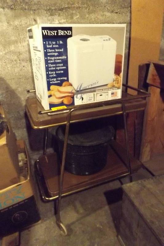 lot 32 image: Household Items