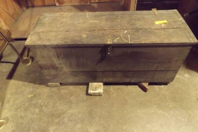 lot 33 image: Household Items