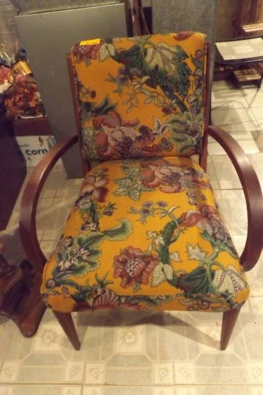 lot 38 image: Retro Chair