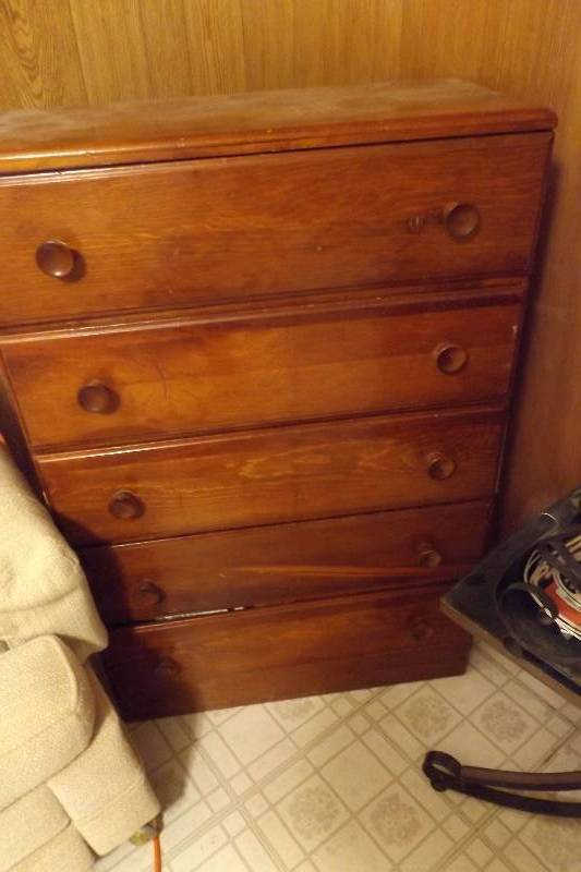 lot 111 image: Wood Chest of Drawers