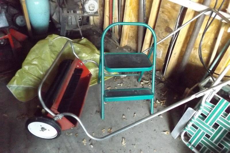 lot 213 image: Lawn Sweeper and Step Stool