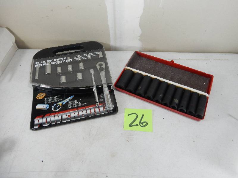 lot 26 image: Deep Shaft, 716 - 1in sockets  PowerBuilt Socket set