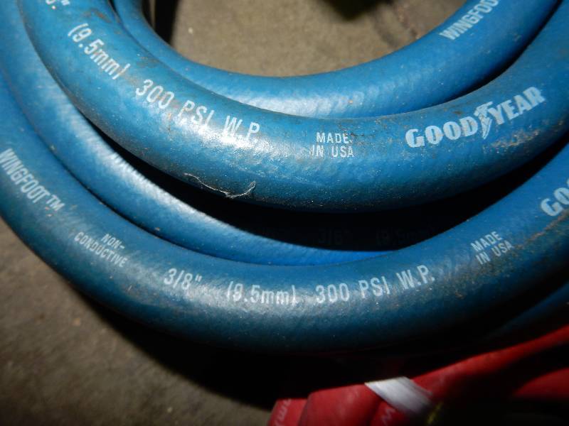lot 94 image: 2, 300 PSI Goodyear hoses 2, 200 PSI 38 in Good year hose