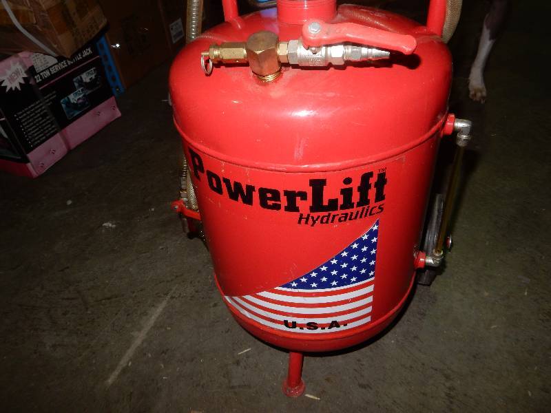 lot 3 image: Power Lift Evacuator tank