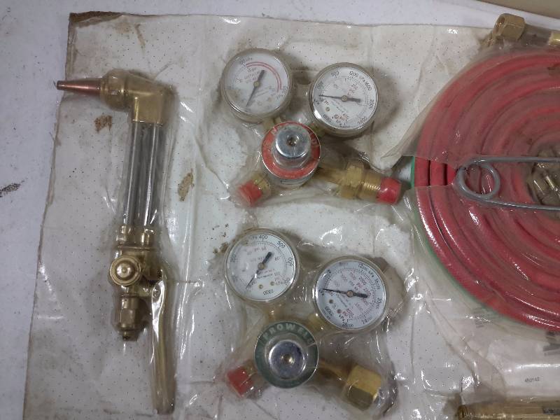 lot 42 image: Sureite Complete Oxy Acetylene Torch Kit