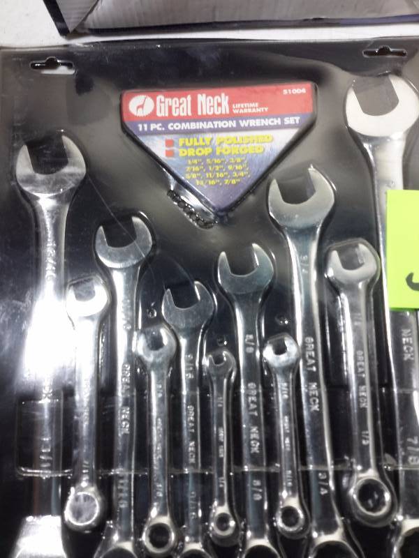 lot 50 image: 5 piece Soft Grip Locking Pliers set Great Neck  SAE Combination Wrench set   Set of Lifting Blades