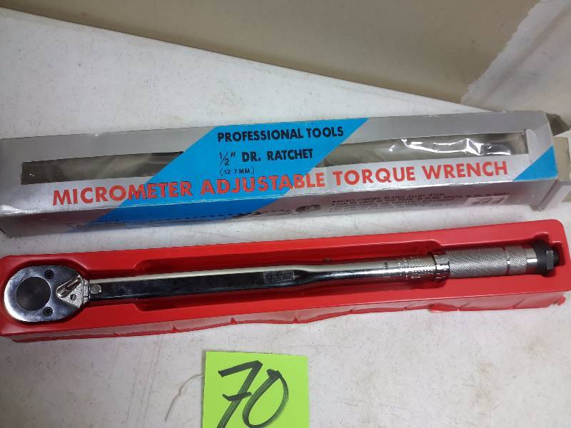lot 70 image: MICROMETER Adjustable Torque Wrench
