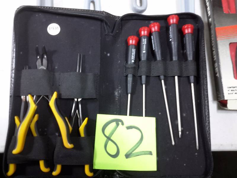 lot 82 image: 4 Aluminum Pipe Wrenches,  Precision tools set, 5 Piece scraper remover set