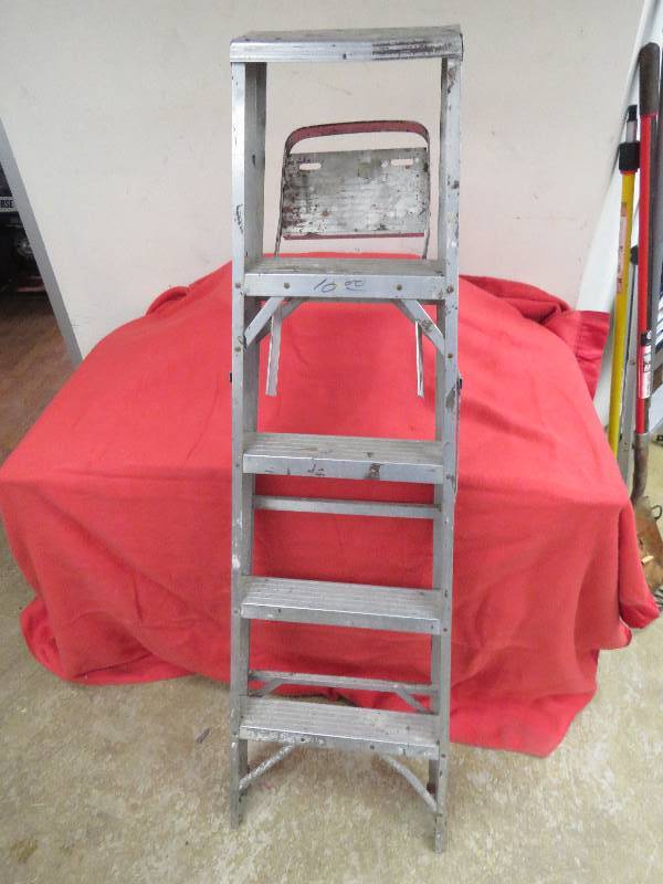 lot 485 image: Step Ladder