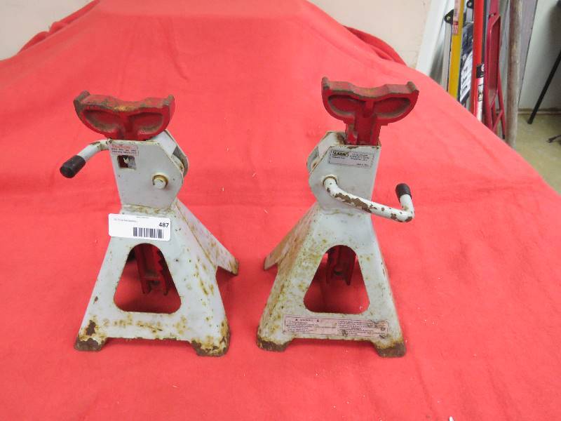 lot 487 image: Jack Stands