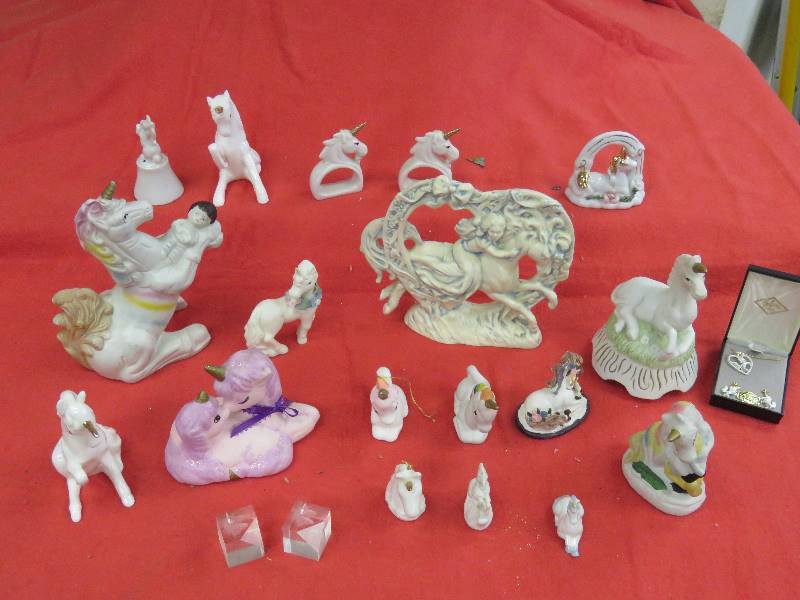 lot 490 image: Unicorn Collectibles