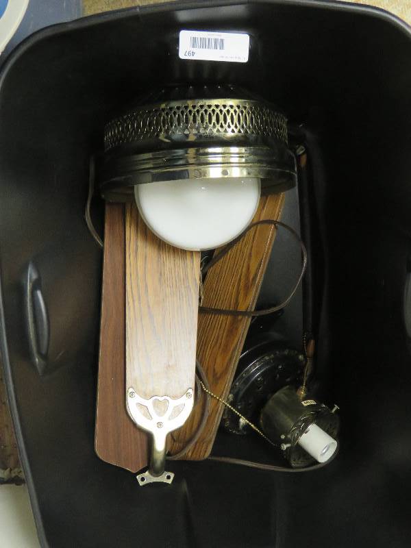 lot 497 image: Ceiling Fan