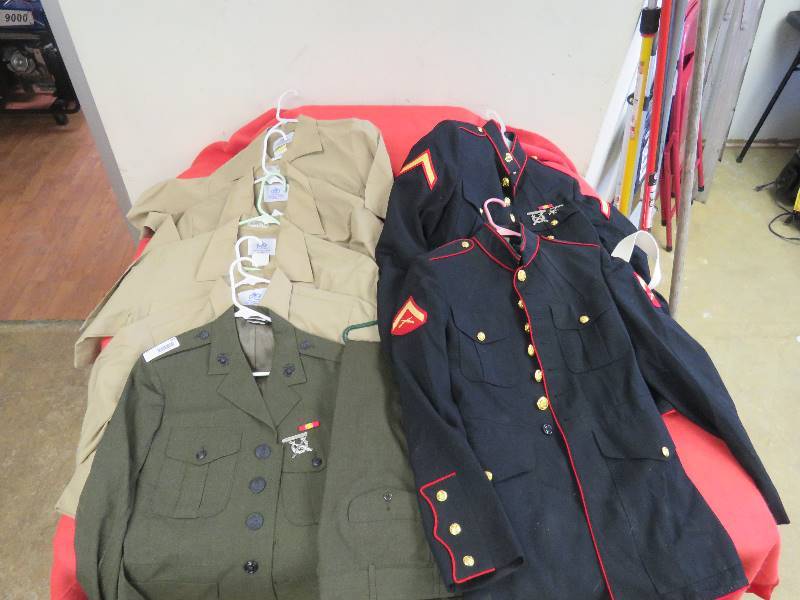 lot 499 image: Military Uniforms