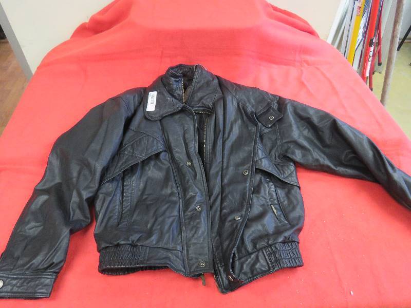 lot 500 image: Leather Jacket