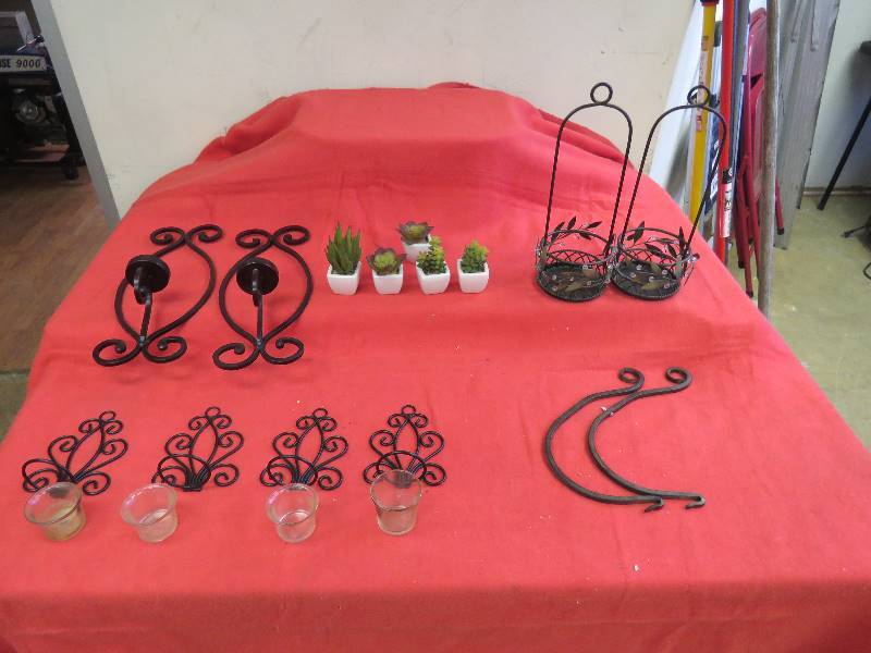 lot 502 image: Household Dcor